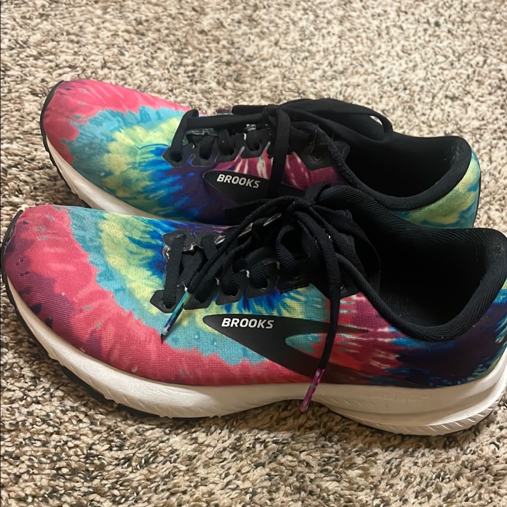 Brooks Women's Tie-Dye Running Shoes